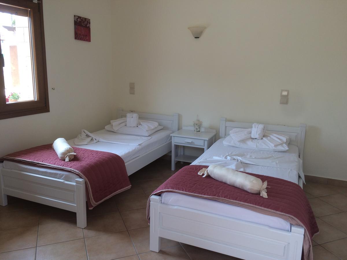 Molos Beach Rooms Kíssamos Екстериор снимка