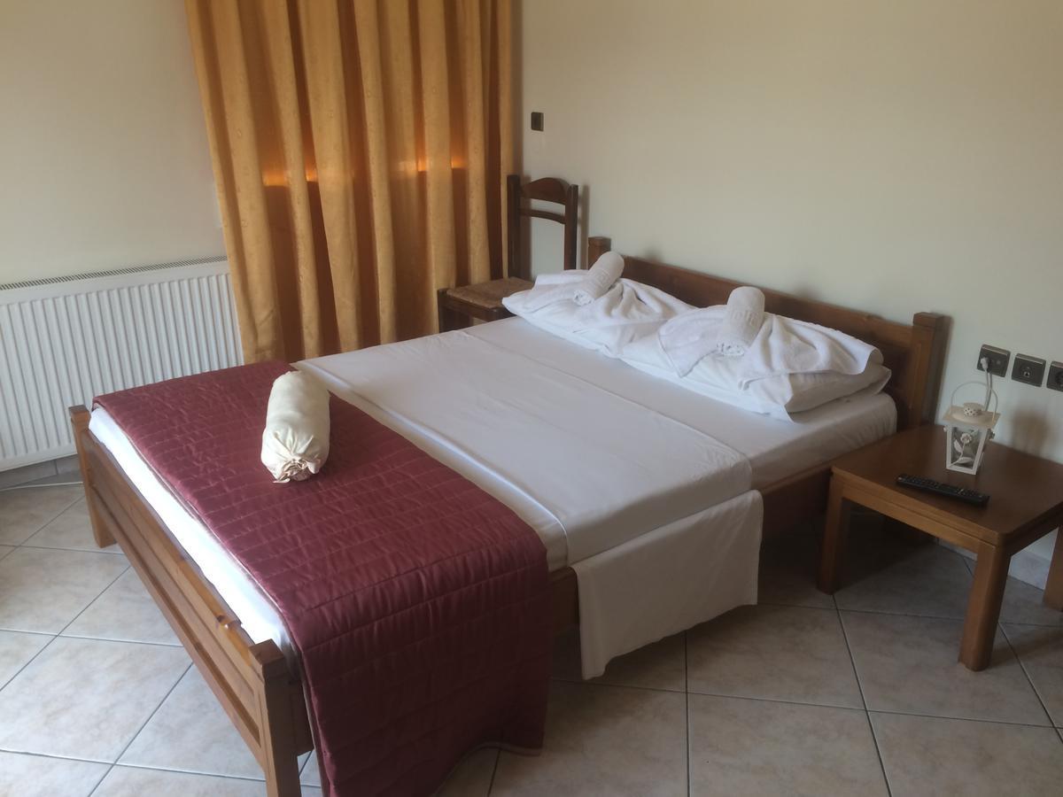 Molos Beach Rooms Kíssamos Екстериор снимка