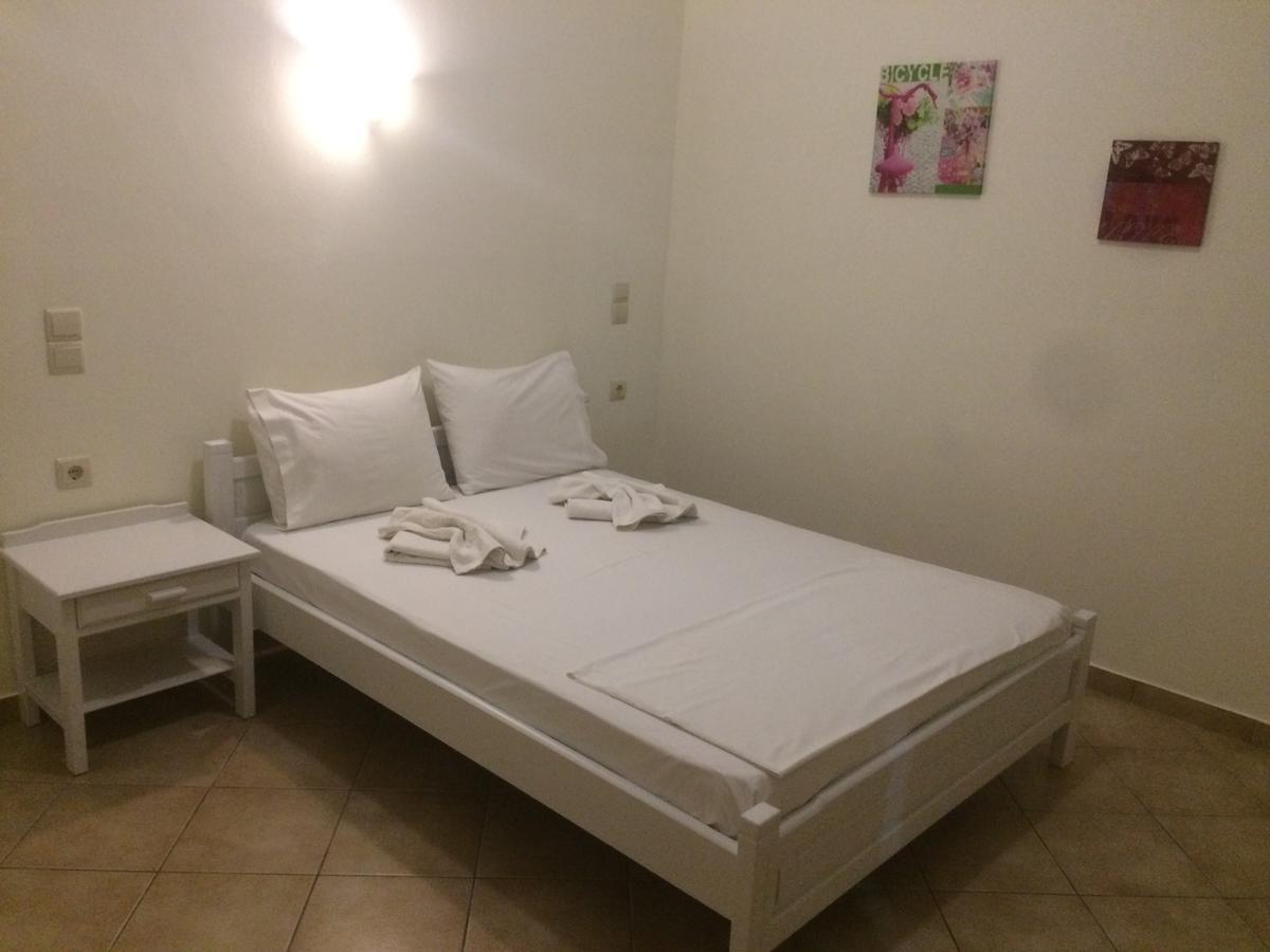 Molos Beach Rooms Kíssamos Екстериор снимка